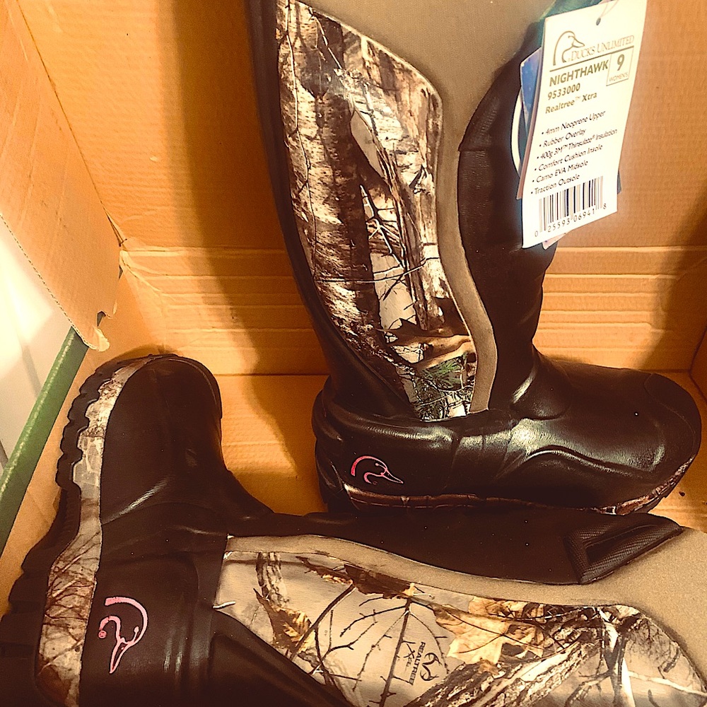 Ducks Unlimited Nighthawk, women’s size 9 BRAND NEW